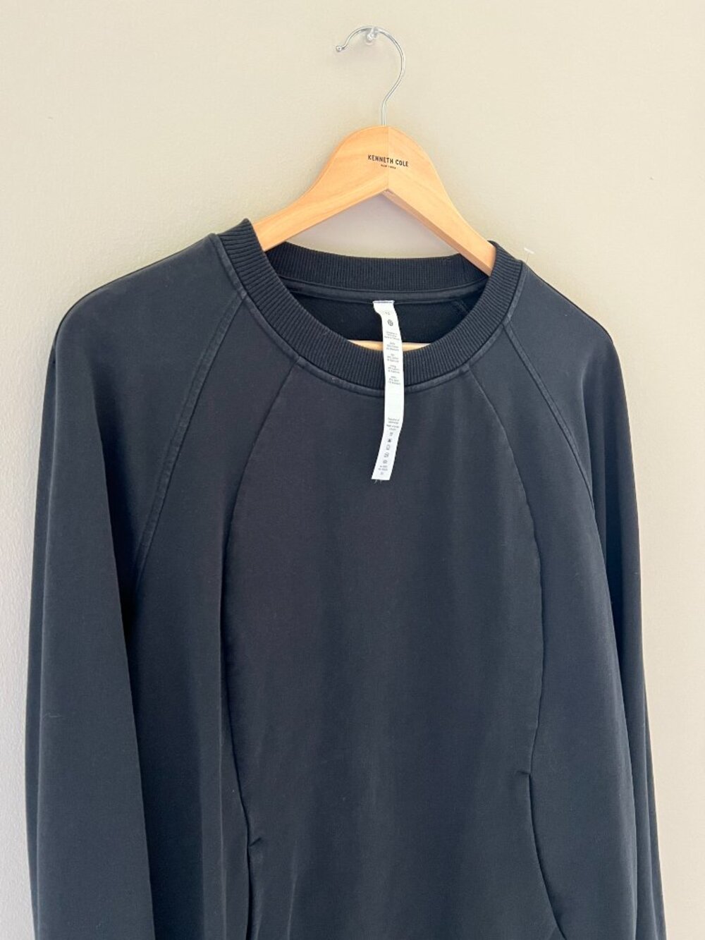 Lululemon Women’s Scuba Crew Sweatshirt 12 Black Athleisure Yoga - Picture 12 of 12